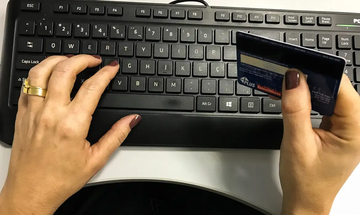 Pesquisa mostra uso frequente do cartão de crédito por pequenos negócios e reforça importância do crédito planejado Pesquisa mostra uso frequente do cartão de crédito por pequenos negócios e reforça importância do crédito planejado